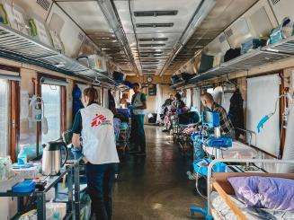 MSF teams treat patients aboard the medical evacuation train in Kherson, Ukraine